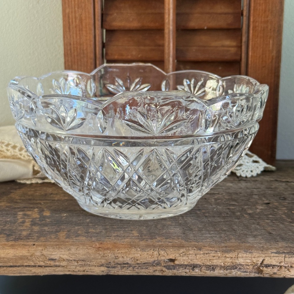 Vintage Pressed Glass Scalloped Serving Bowl Diamond Point Starburst 6.5 Inch
